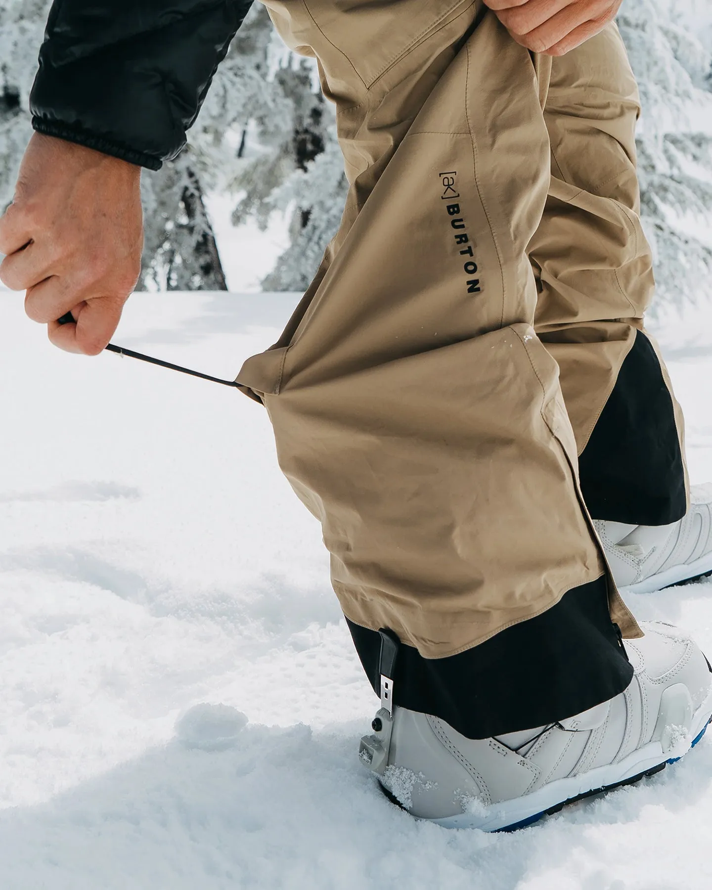 Burton Women's [ak] Kimmy Gore-Tex 2L Bib Snow Pants - Kelp