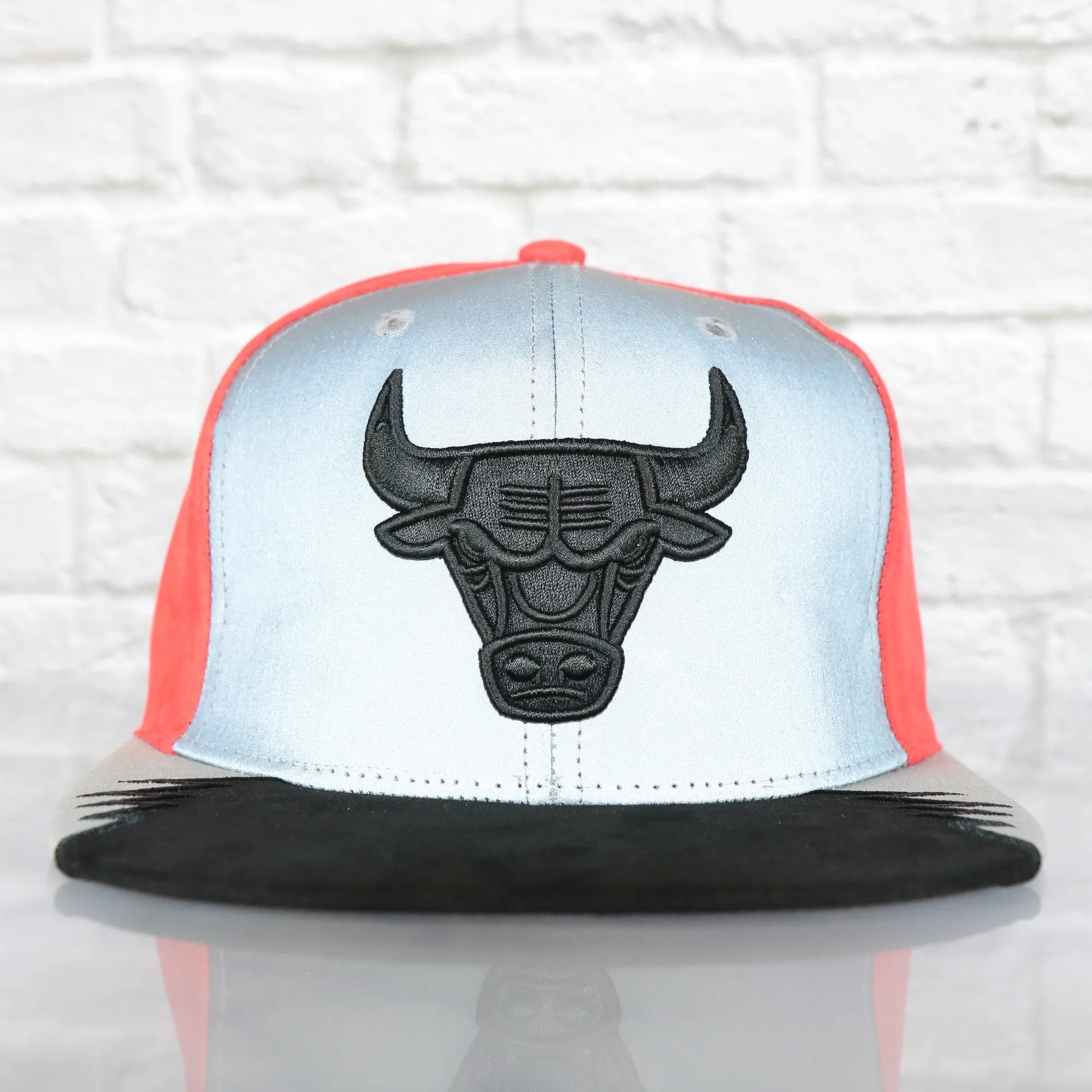 Chicago Bulls Day 5 Sneaker Hookup Black bottom Tri-Tone | White/Black/Red Snapback Hat