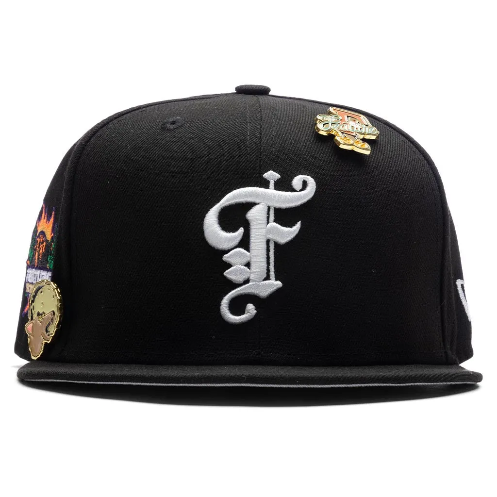 Feature x New Era Old English Scottsdale Fitted - Black/Snow Grey