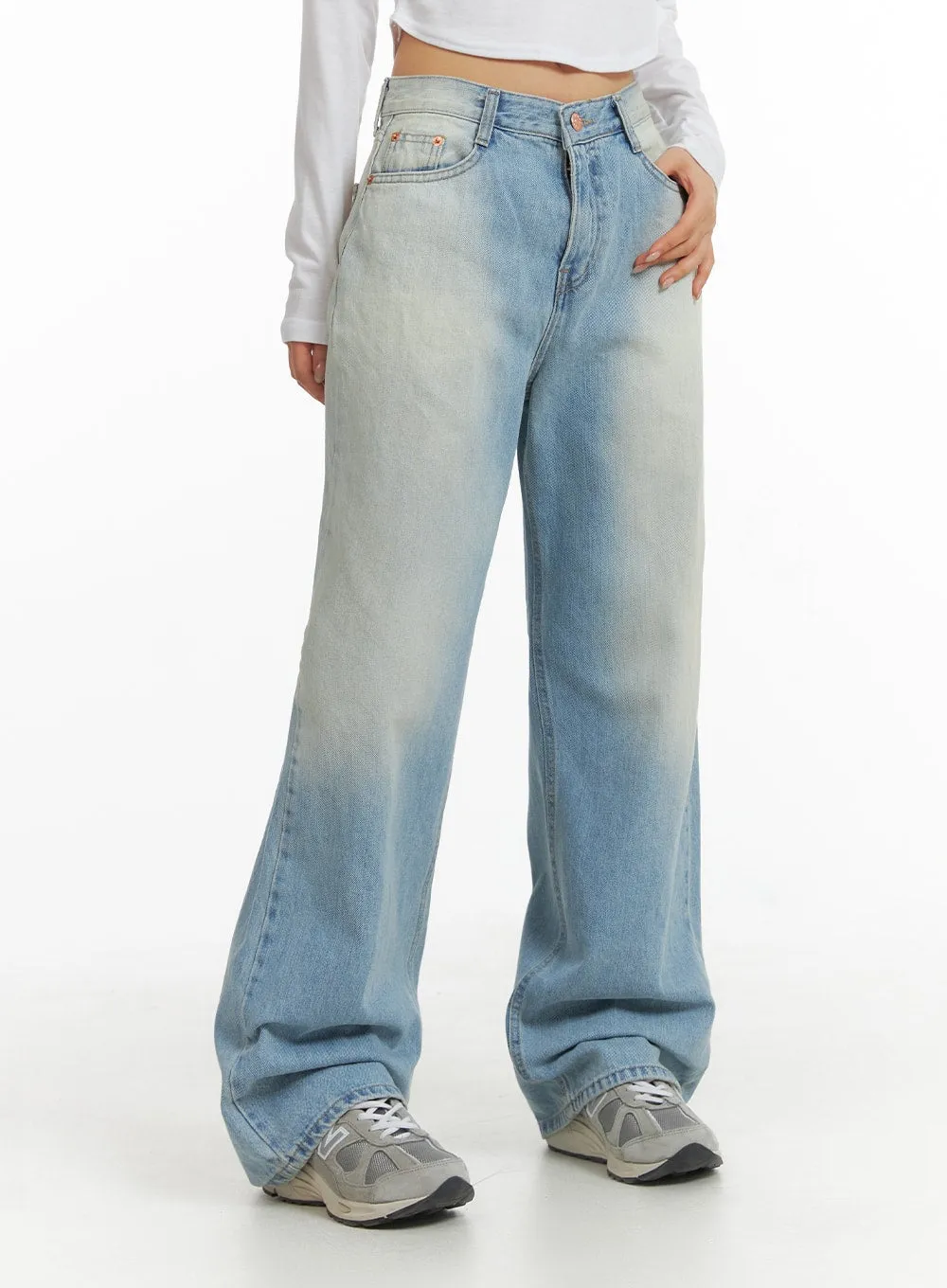 Mid Waist Wide Leg Pocket Jeans CJ425