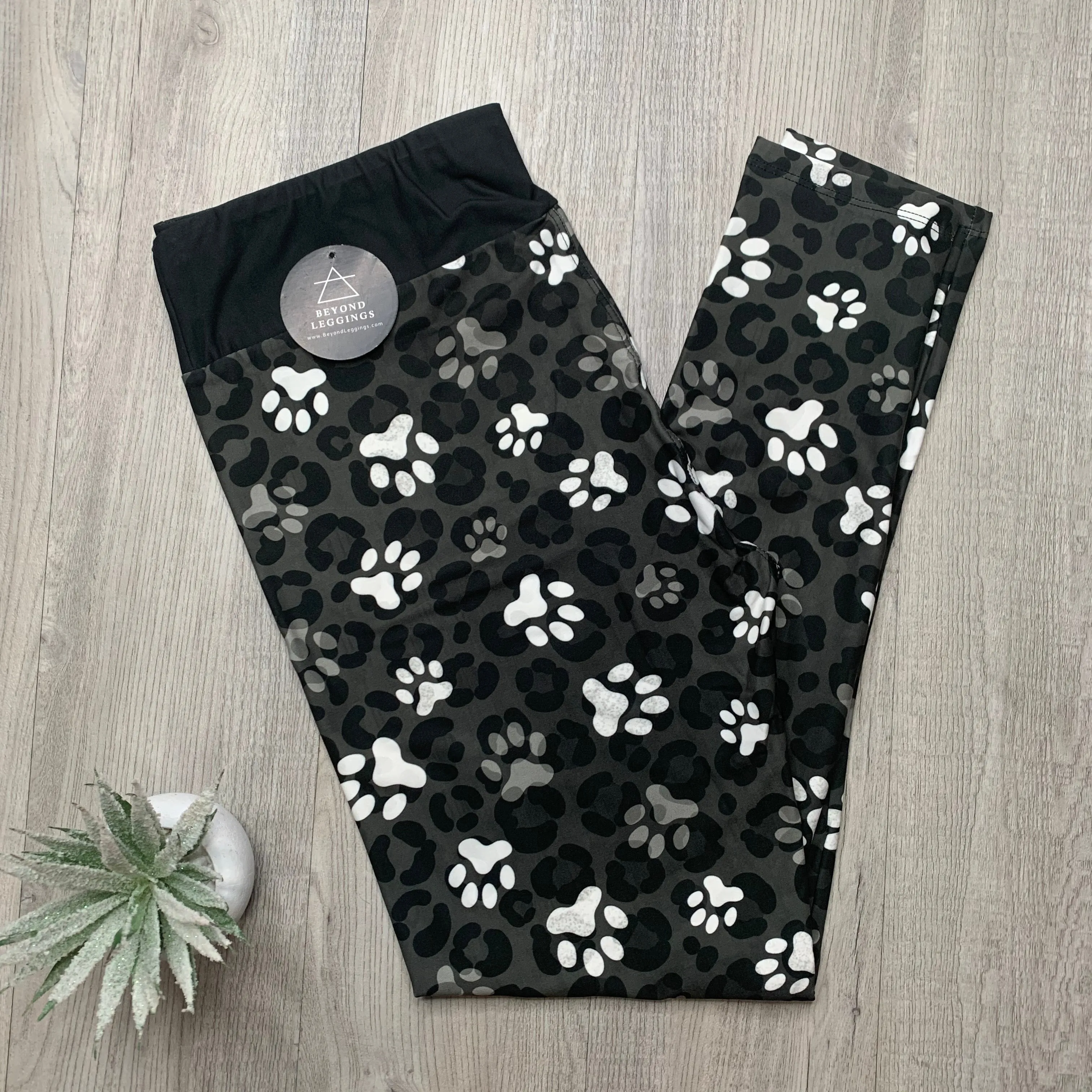 Paw Print Leopard Spots Soft Leggings