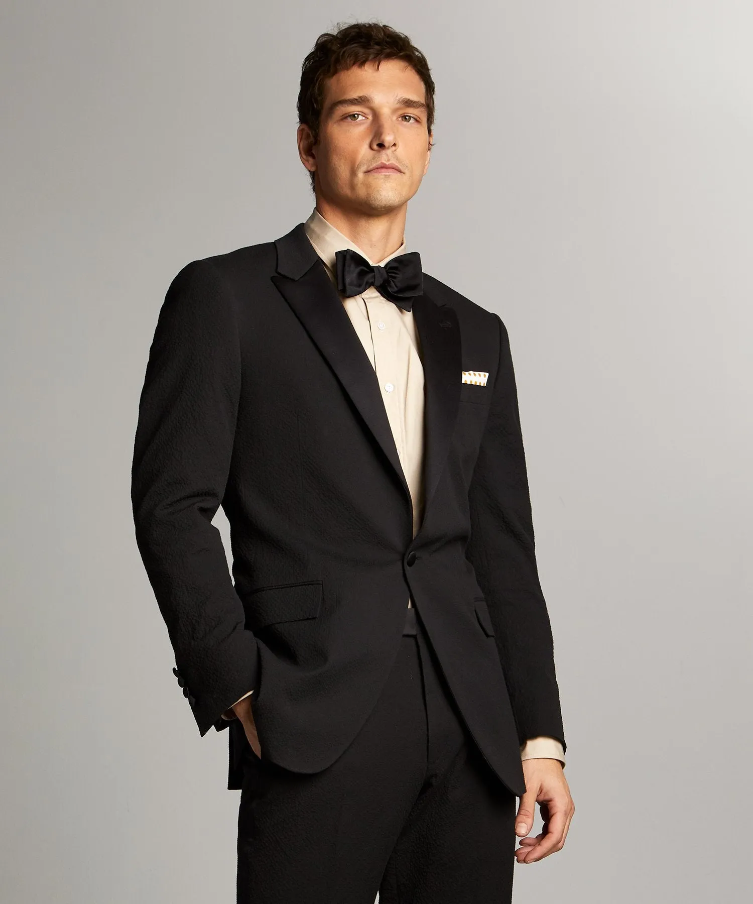 Sutton Peak Lapel Tuxedo in Italian Black Seersucker