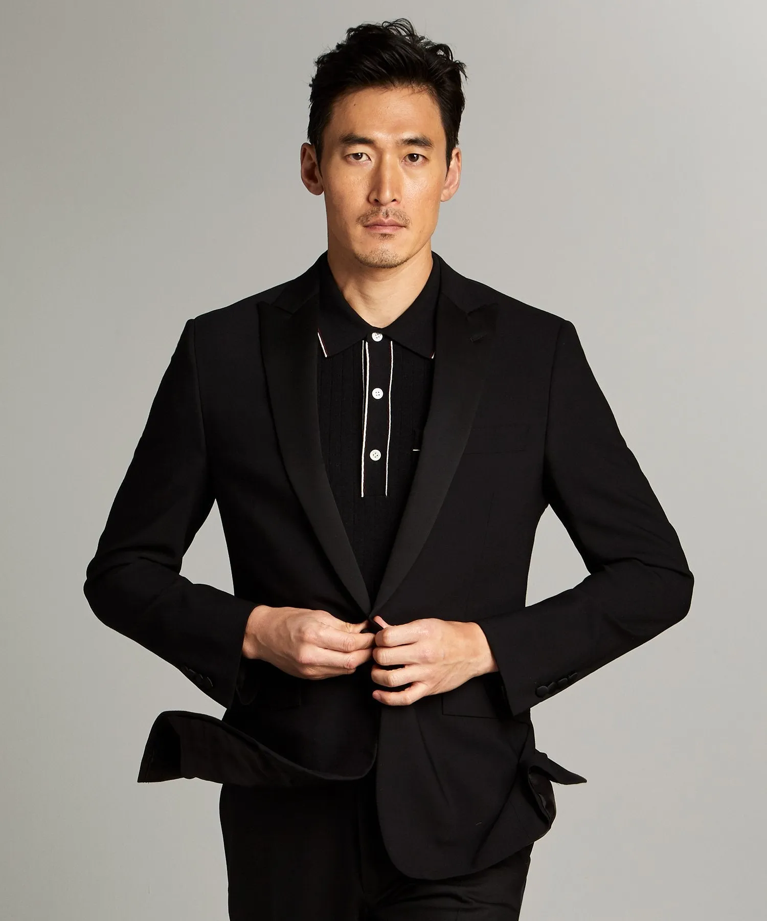 Sutton Peak Lapel Tuxedo Jacket in Black Italian Wool