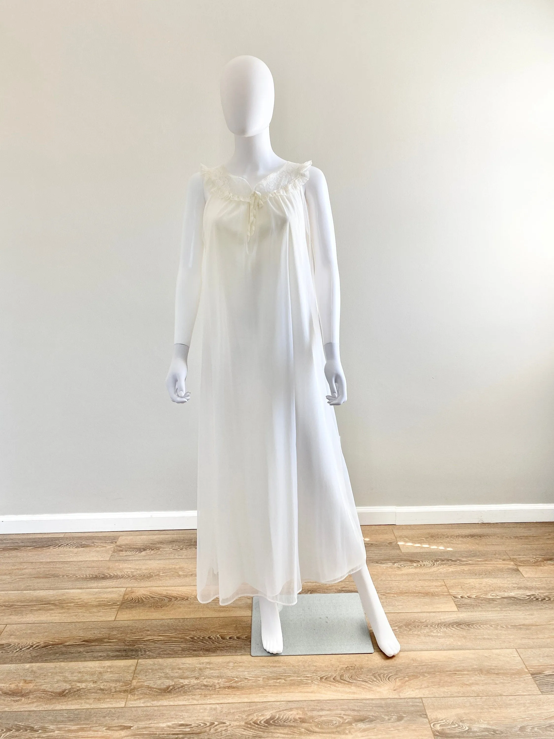 Vintage 1970s Sheer Nightgown and Robe Set / 70s Lingerie / Size L XL