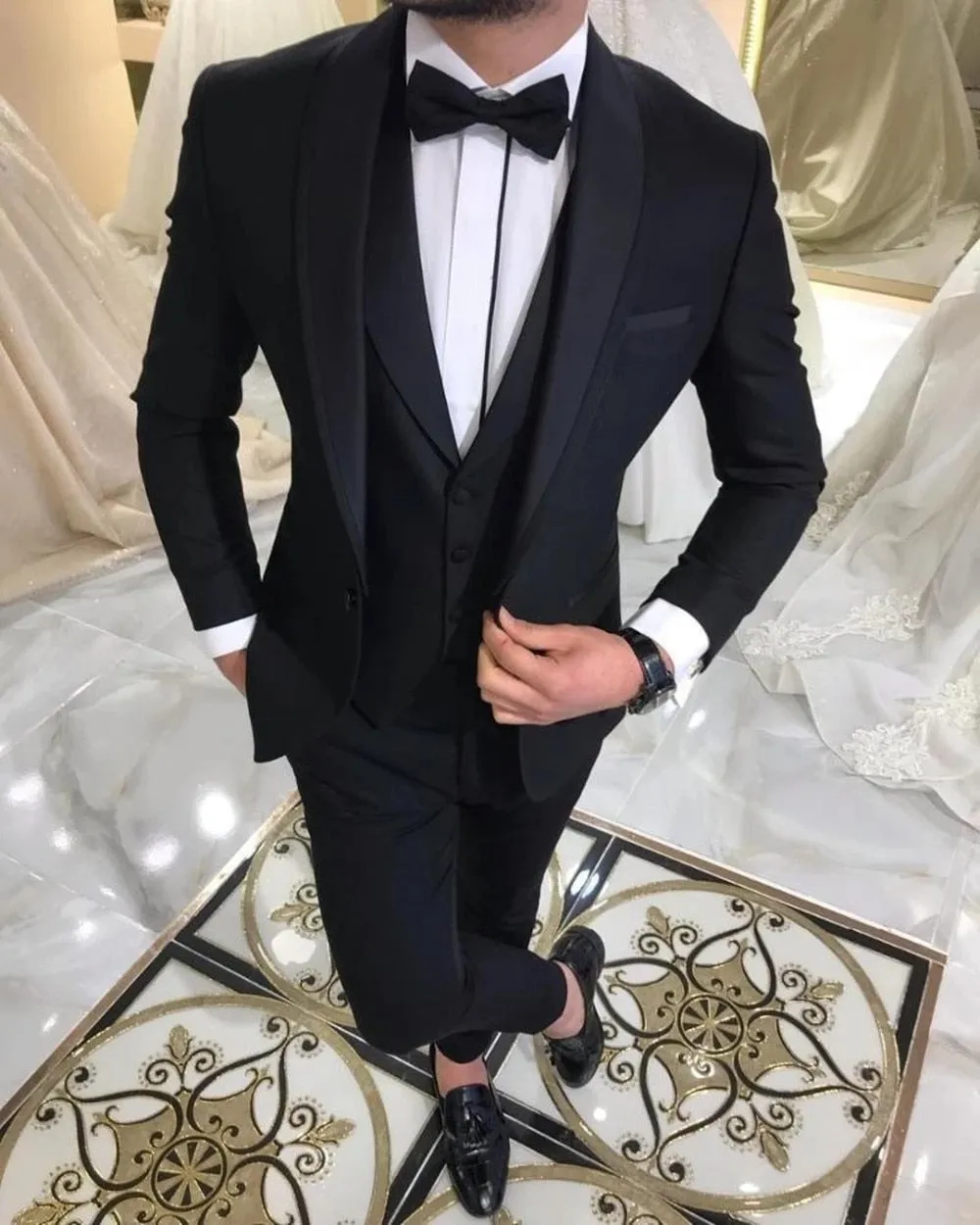 Xituodai Beige Slim Fit Men Suits with Navy Blue Peaked Lapel Groom Tuxedos for Wedding Dinner Party 3 Pieces Fashion Jacket Ves